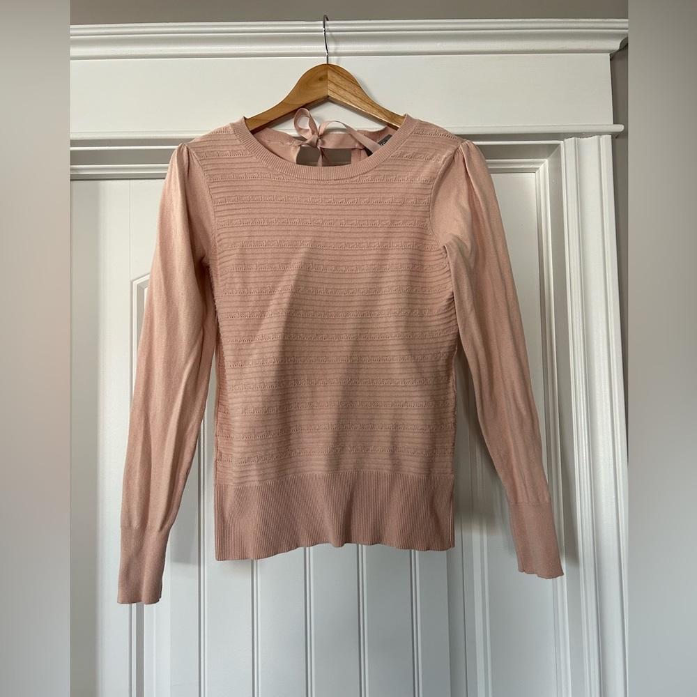 Women’s pink sweater